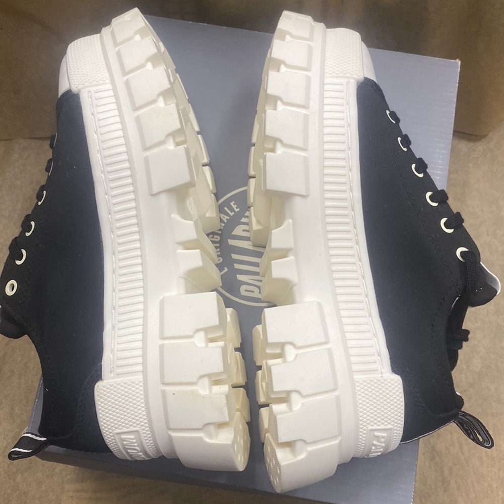 NWB PALLADIUM DAMAGED Revolt shoe LO TX Black Women Platform Boot 97243-016 - Picture 6 of 10
